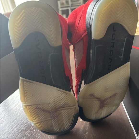 EUC Air Jordan 5 Retro GS 'Raging Bull' 4Y - Picture 9 of 9